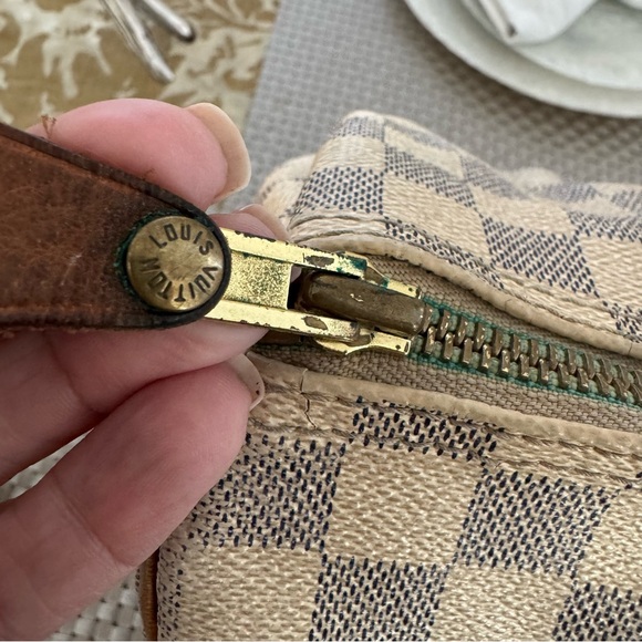 Louis Vuitton purse - Picture 4 of 16